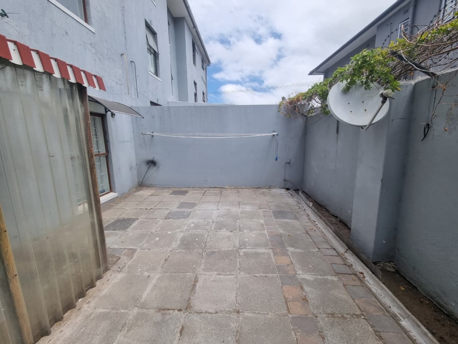 2 Bedroom Property for Sale in Wynberg Western Cape
